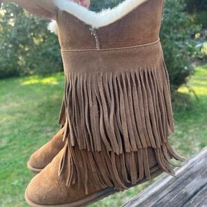 Koolaburra Brown Tan Sherpa Sheepskin Fringed Suede Leather Boots